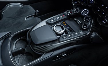 Aston Martin V12 Vantage 20