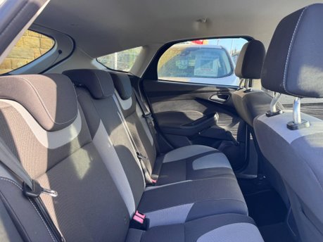 Ford Focus ZETEC 19