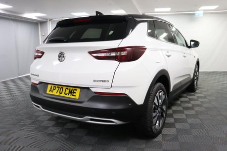 Vauxhall Grandland X SRI NAV 11
