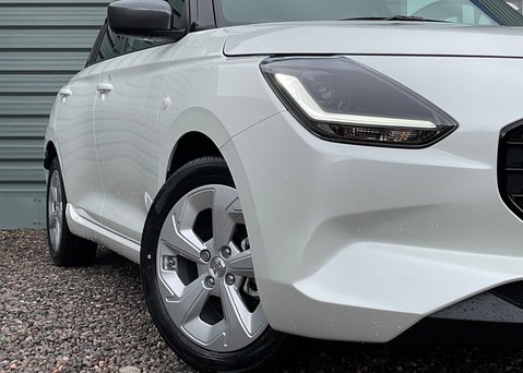 Suzuki Swift 1.2 Mild Hybrid Motion  2