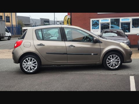 Renault Clio DYNAMIQUE 16V 8