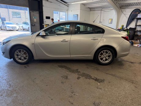Vauxhall Insignia 2.0 CDTi ecoFLEX Design Euro 5 (s/s) 5dr 5