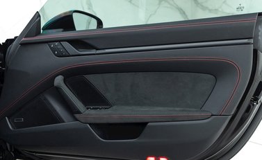 Porsche 911 (992) Carrera 4 GTS 21