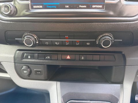 Peugeot Expert 1.6 BlueHDi 1000 Professional Standard Panel Van 6dr Diesel Manual MWB Euro 41
