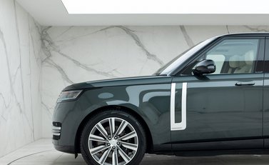 Land Rover Range Rover P440e Autobiography LWB PHEV 26