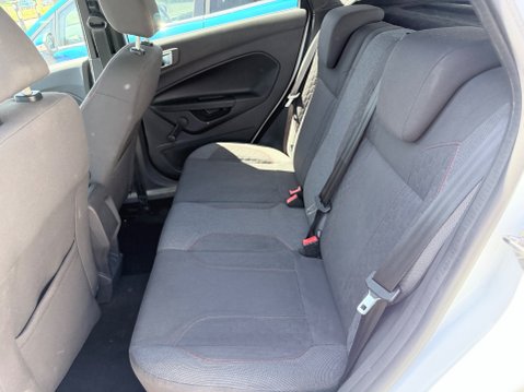Ford Fiesta 1.0 ST-LINE 12