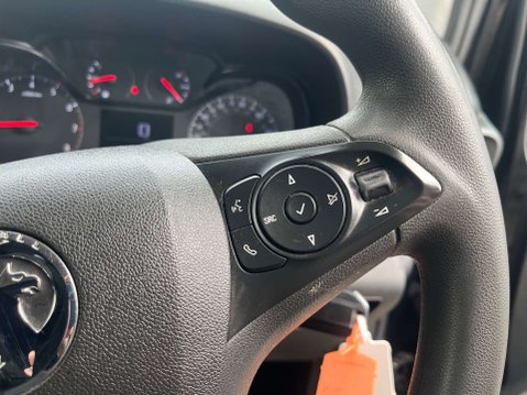 Vauxhall Combo 1.5 Combo 2300 Sportive L1H1 3 SEATER 23