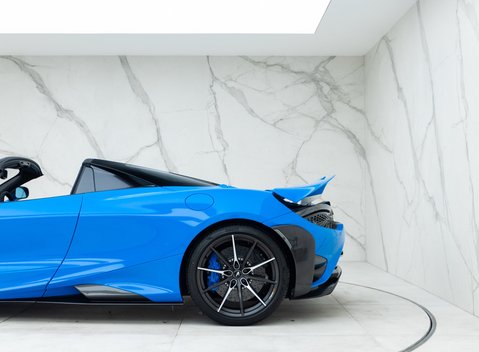 McLaren 765LT Spider 32