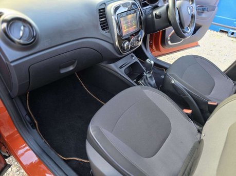 Renault Captur 1.2 TCe ENERGY Dynamique Nav SUV 5dr Petrol Auto Euro 6 (s/s) (120 ps) 17