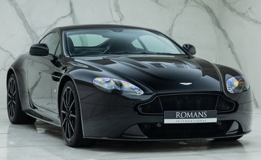 Aston Martin V12 Vantage S Coupe 8