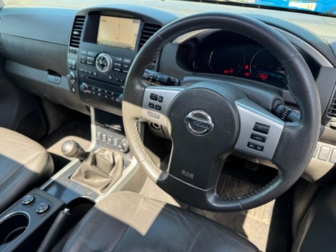 Nissan Pathfinder 2.5 dCi Tekna 4WD Euro 5 5dr 2