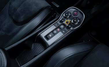 McLaren 600LT 25