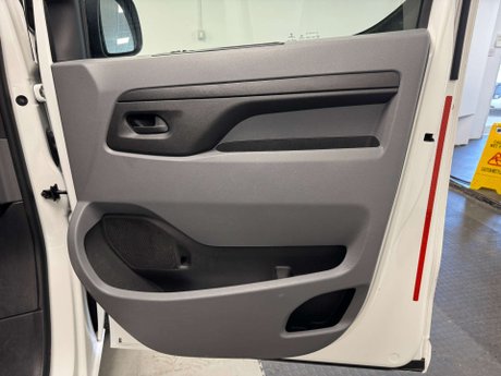 Vauxhall Vivaro 1.5 Vivaro 2900 Sportive S/S 39