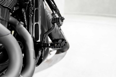 Harley-Davidson V-Rod VRSCDX NIGHT ROD SP 1250 14. BESPOKE ONE-OFF EXAMPLE. 400 SECTION REAR. 19