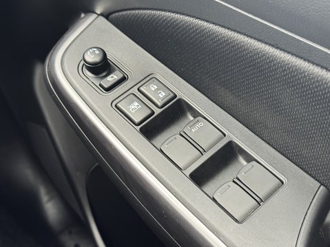 Suzuki Swift 1.2 Dualjet 83 12V Hybrid SZ5 5dr 29