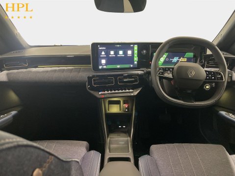 Renault 4 comfort range 52kWh techno SUV 5dr Electric Auto (150 ps) 1 Owner -Dab - B 19