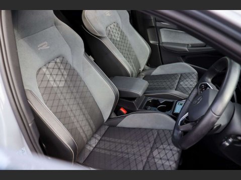 Volkswagen Golf 2.0 TDI R-Line Hatchback 5dr Diesel DSG Euro 6 (s/s) (150 ps) 6