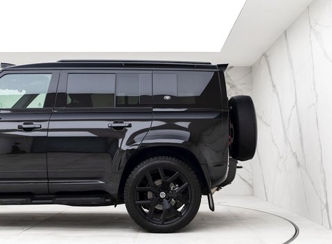 Land Rover Defender 110 SE D250 Urban 29