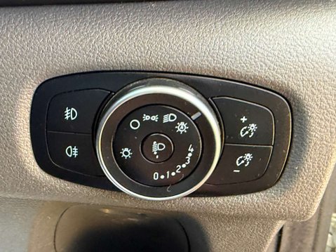 Ford Transit Custom 2.0 Transit Custom 300 Limited 37