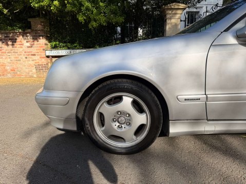 Mercedes-Benz CLK 2.0 CLK200 Kompressor Elegance Cabriolet 2dr Petrol Manual (233 g/km, 163 b 11