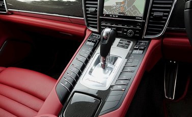 Porsche Panamera Turbo S 35