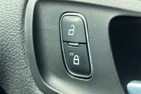 Ford Kuga 2.0 TDCi EcoBlue ST-Line SUV 5dr Diesel Manual Euro 6 (s/s) (150 ps) 40