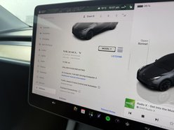 Tesla Model Y (Dual Motor) Long Range SUV 5dr Electric Auto 4WDE (384 bhp) 39