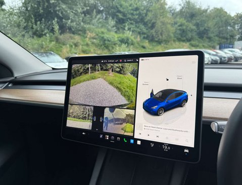 Tesla Model Y ModeL Y Long Range AWD 4WD 5dr 31