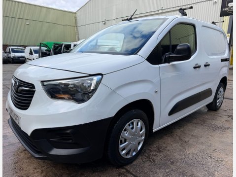 Vauxhall Combo 1.5 Turbo D 2000 Dynamic Panel Van 4dr Diesel Manual L1 H1 Euro 6 (100 ps) 19