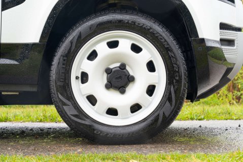 Land Rover Defender D250 SE County Edition 6