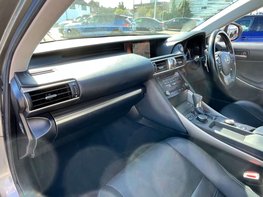 Lexus Is 2.5 IS 300h Advance CVT 4dr 17