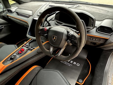 Lamborghini Revuelto V12 57
