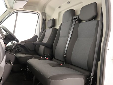 Nissan Interstar F35 2.3 dci 135ps L3H2 Acenta Van 6