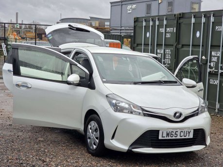 Toyota Yaris 1.33 Dual VVT-i Design Hatchback 5dr Petrol Multidrive S Euro 6 (99 ps) 5