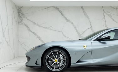 Ferrari 812 Superfast 30