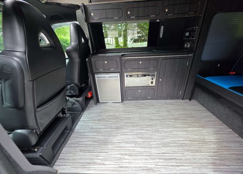 Volkswagen Transporter 2.5 Transporter T30 130 TDI LWB 9
