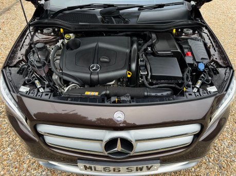 Mercedes-Benz GLA 2.1 GLA220d Sport (Premium Plus) 7G-DCT 4MATIC Euro 6 (s/s) 5dr 17