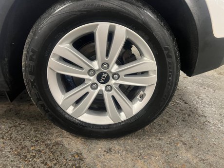 Kia Sportage 1.6 GDi 2 Euro 6 (s/s) 5dr 23