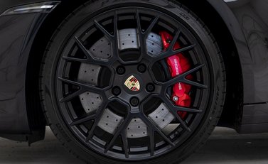 Porsche 911 (992) Targa 4 GTS 11