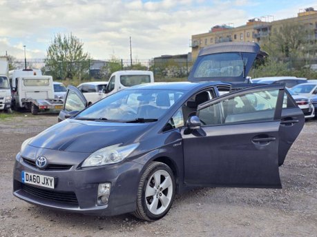 Toyota Prius 1.8 VVT-h T Spirit Hatchback 5dr Petrol Hybrid CVT Euro 5 (s/s) (136 ps) 8