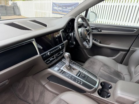 Porsche Macan PDK 63