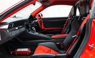 Porsche 911 GT2 RS (991) 12