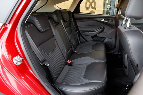 Ford Focus TITANIUM X 36