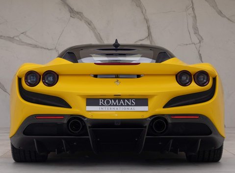 Ferrari F8 Tributo 18