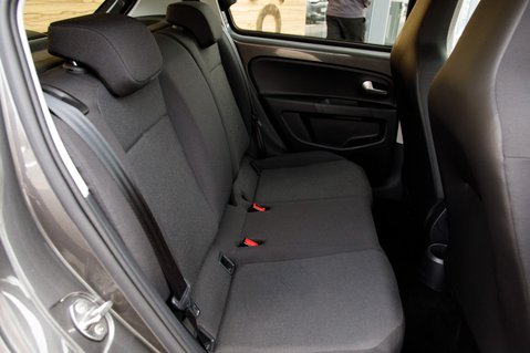 Volkswagen Up R-LINE 32