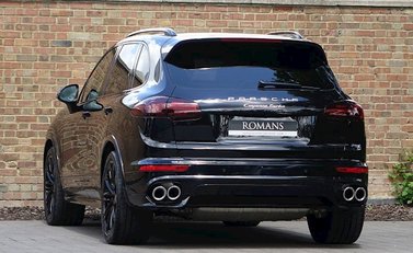 Porsche Cayenne Turbo 25