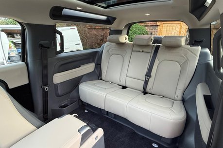 Land Rover Defender XS EDITION 25