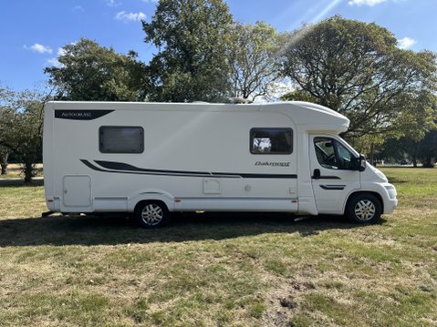 Peugeot Boxer AUTOCRUISE OAKMONT 4 BERTH 3.0 LOW PROFILE ISLAND BED 7