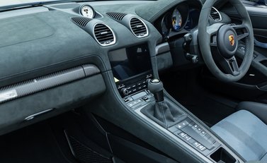 Porsche 718 Spyder RS 19