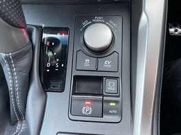 Lexus NX 2.5 NX 300h F Sport CVT 4WD 5dr 46